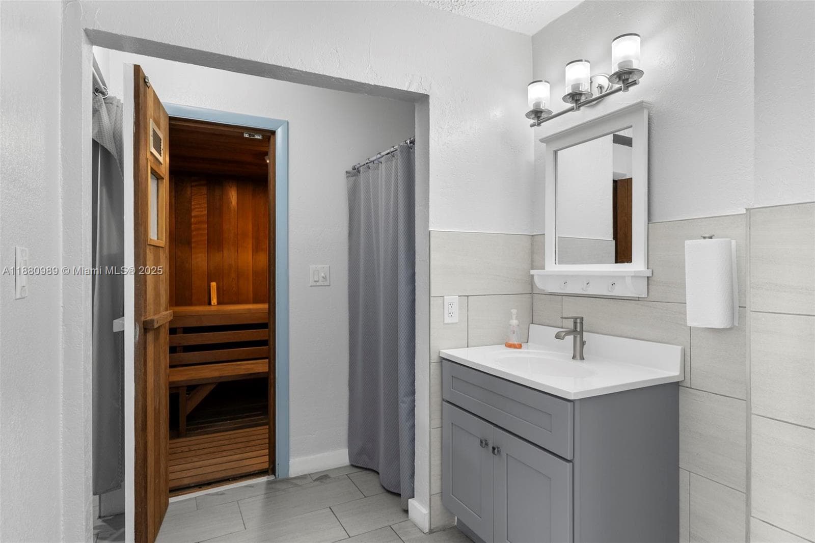 Edgewater Beach Towers · #903 in Hollywood - Photo 22