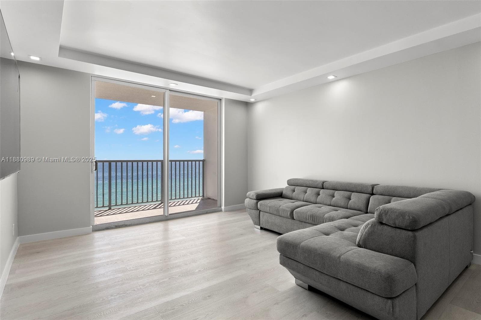 Edgewater Beach Towers · #903 in Hollywood - Photo 7