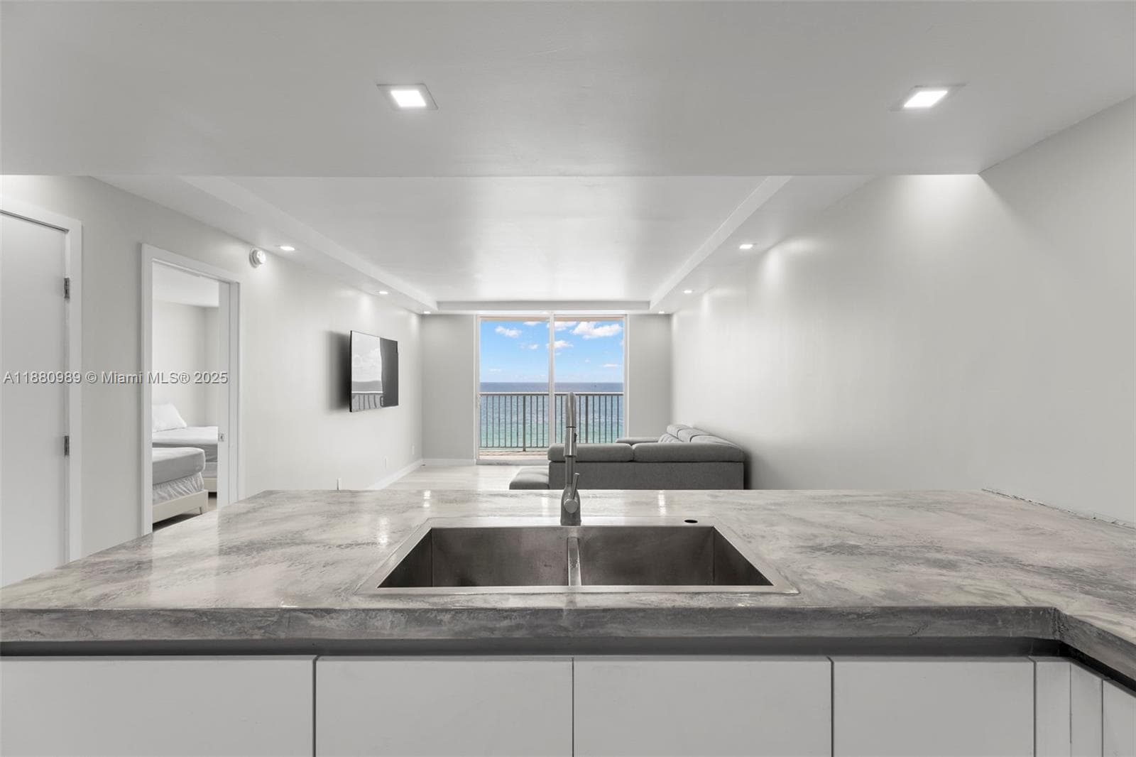 Edgewater Beach Towers · #903 in Hollywood - Photo 3