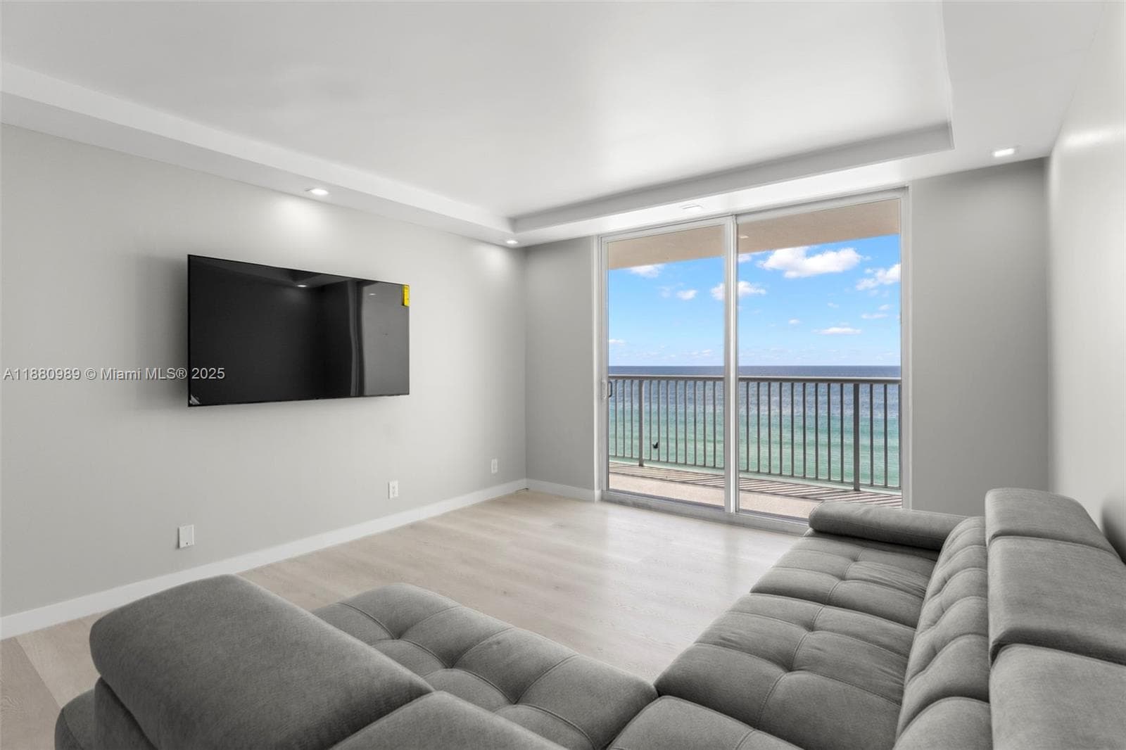 Edgewater Beach Towers · #903 in Hollywood - Photo 9