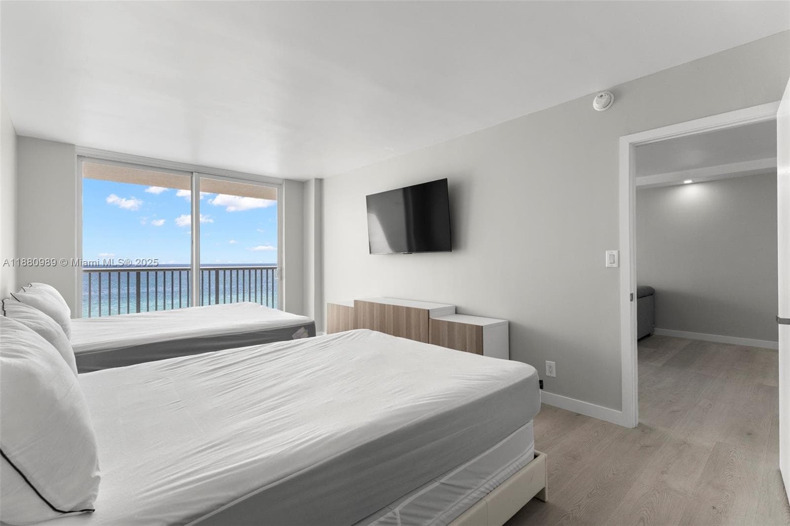 Edgewater Beach Towers · #903 in Hollywood - Photo 15