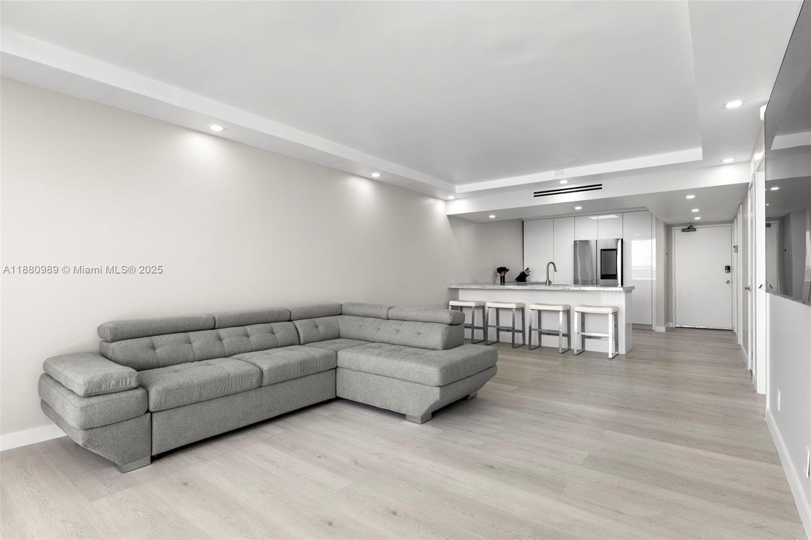 Edgewater Beach Towers · #903 in Hollywood - Photo 11
