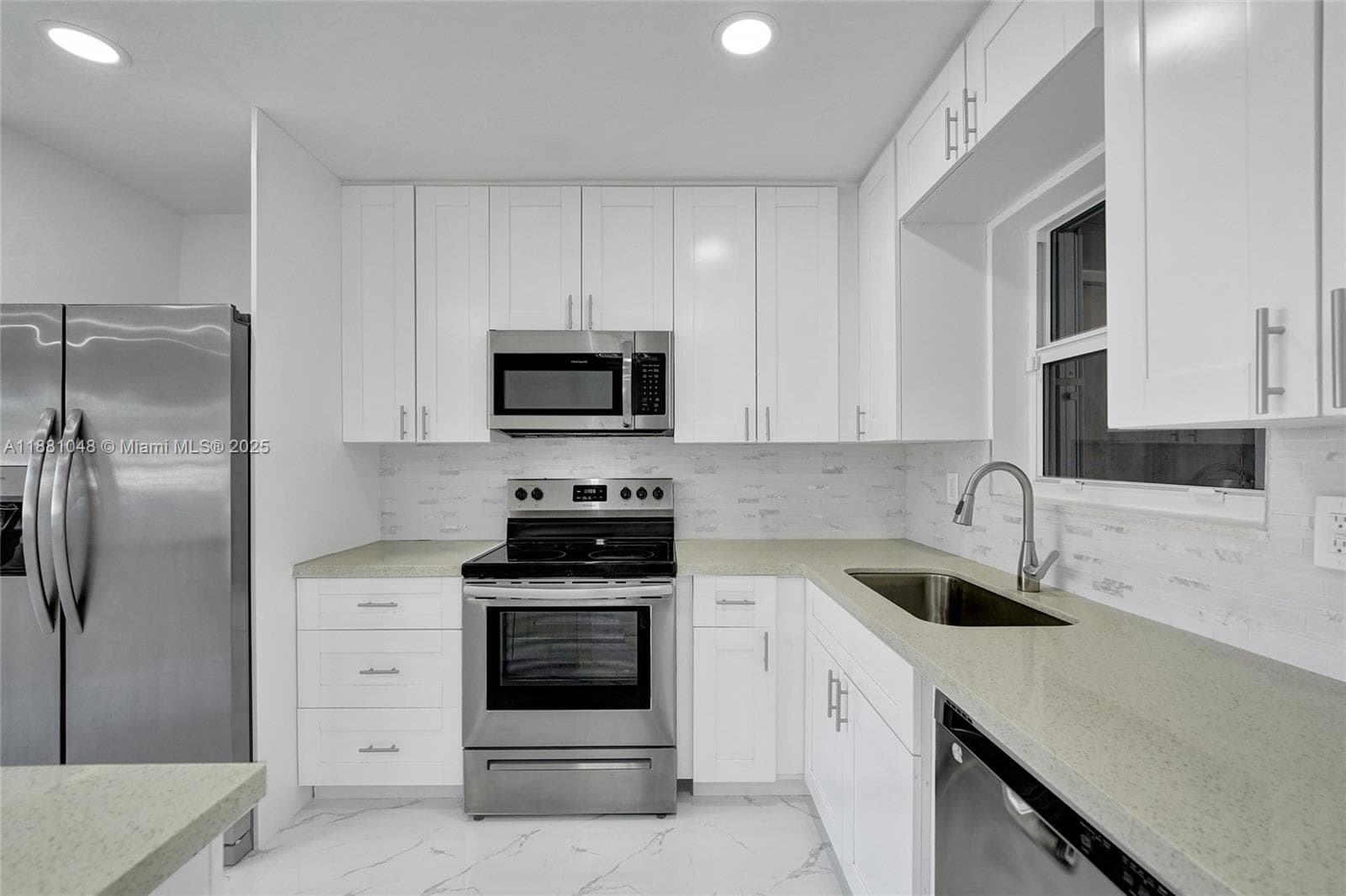 2015 N 58th Ave photo 23