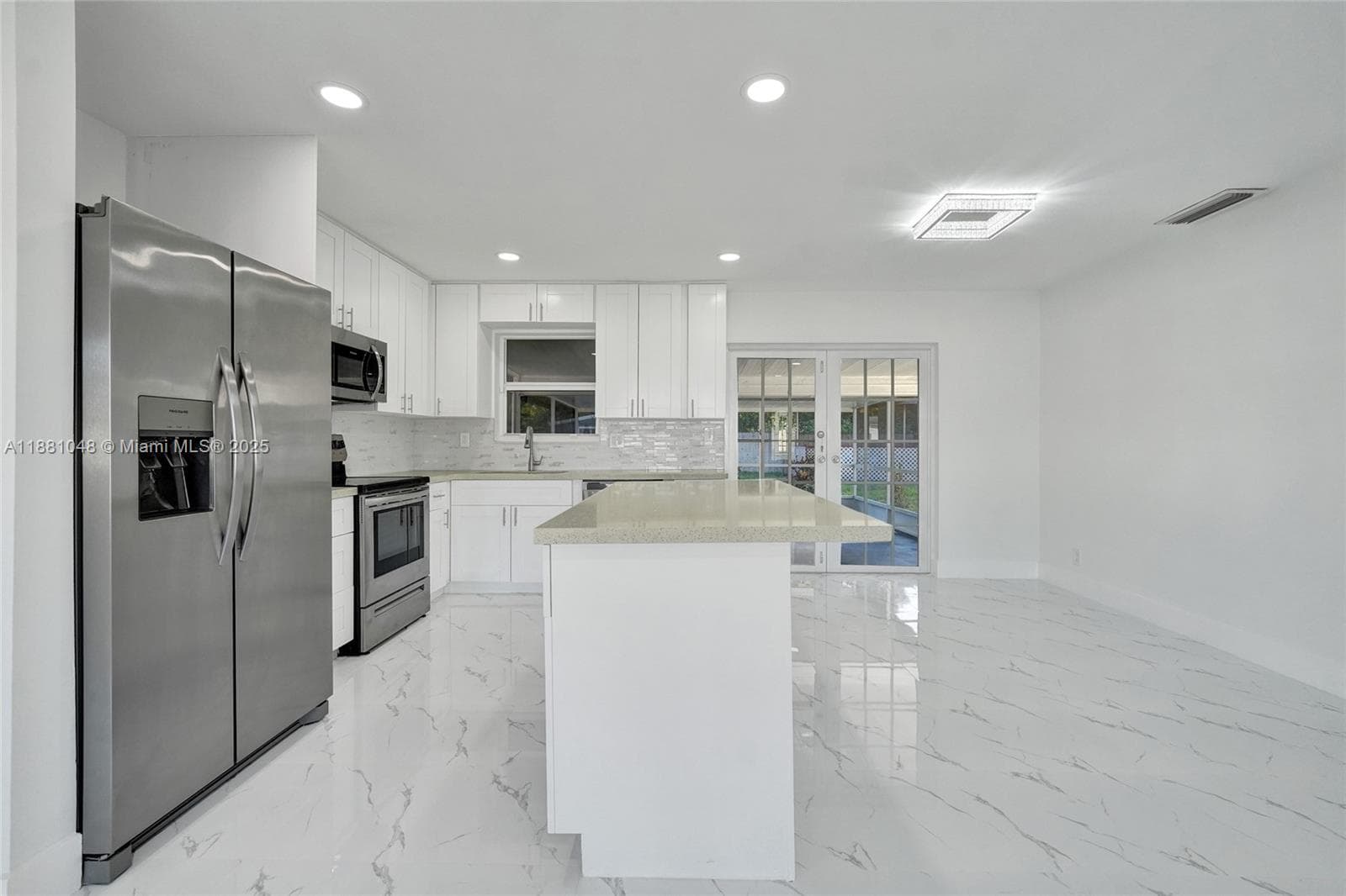 2015 N 58th Ave photo 27