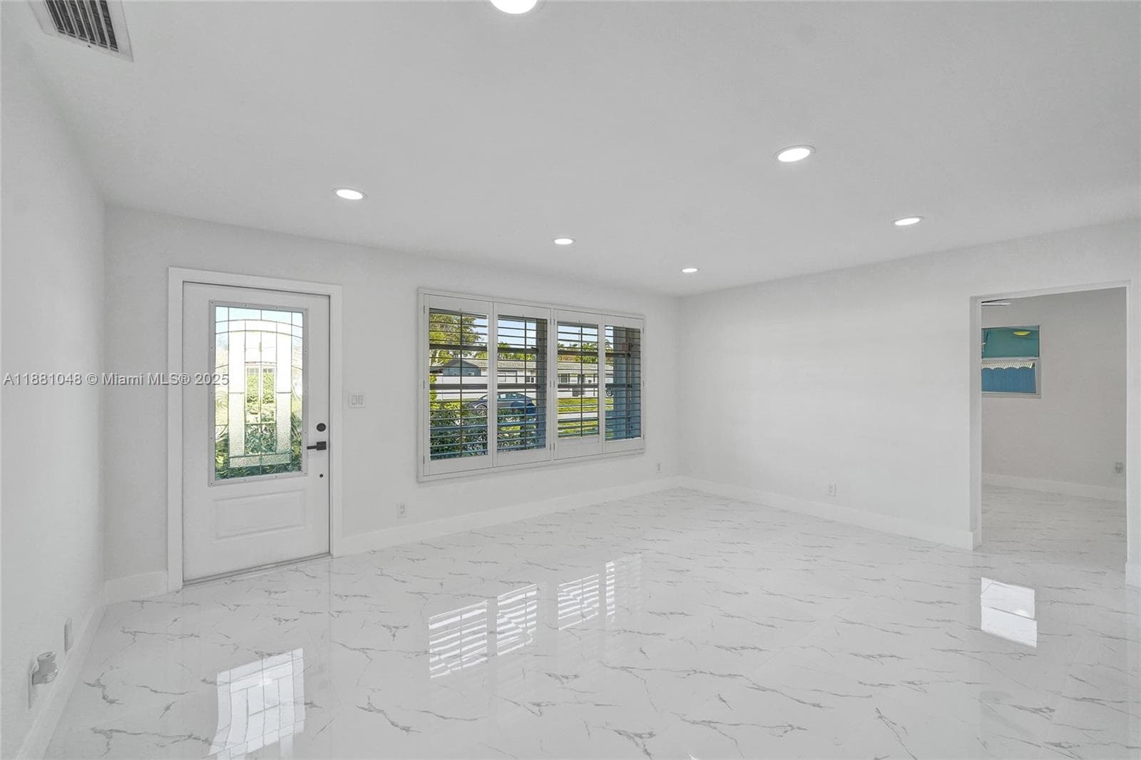 2015 N 58th Ave photo 13