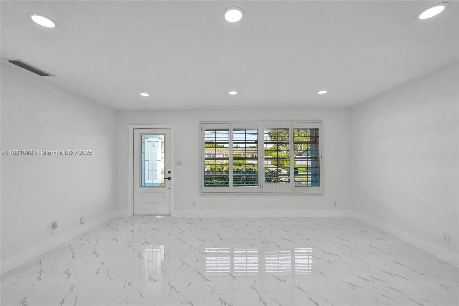 2015 N 58th Ave photo 12