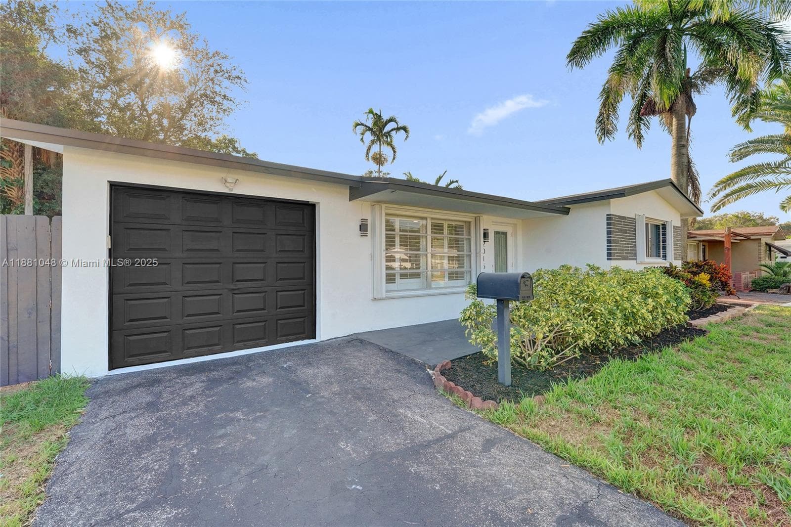 2015 N 58th Ave photo 3