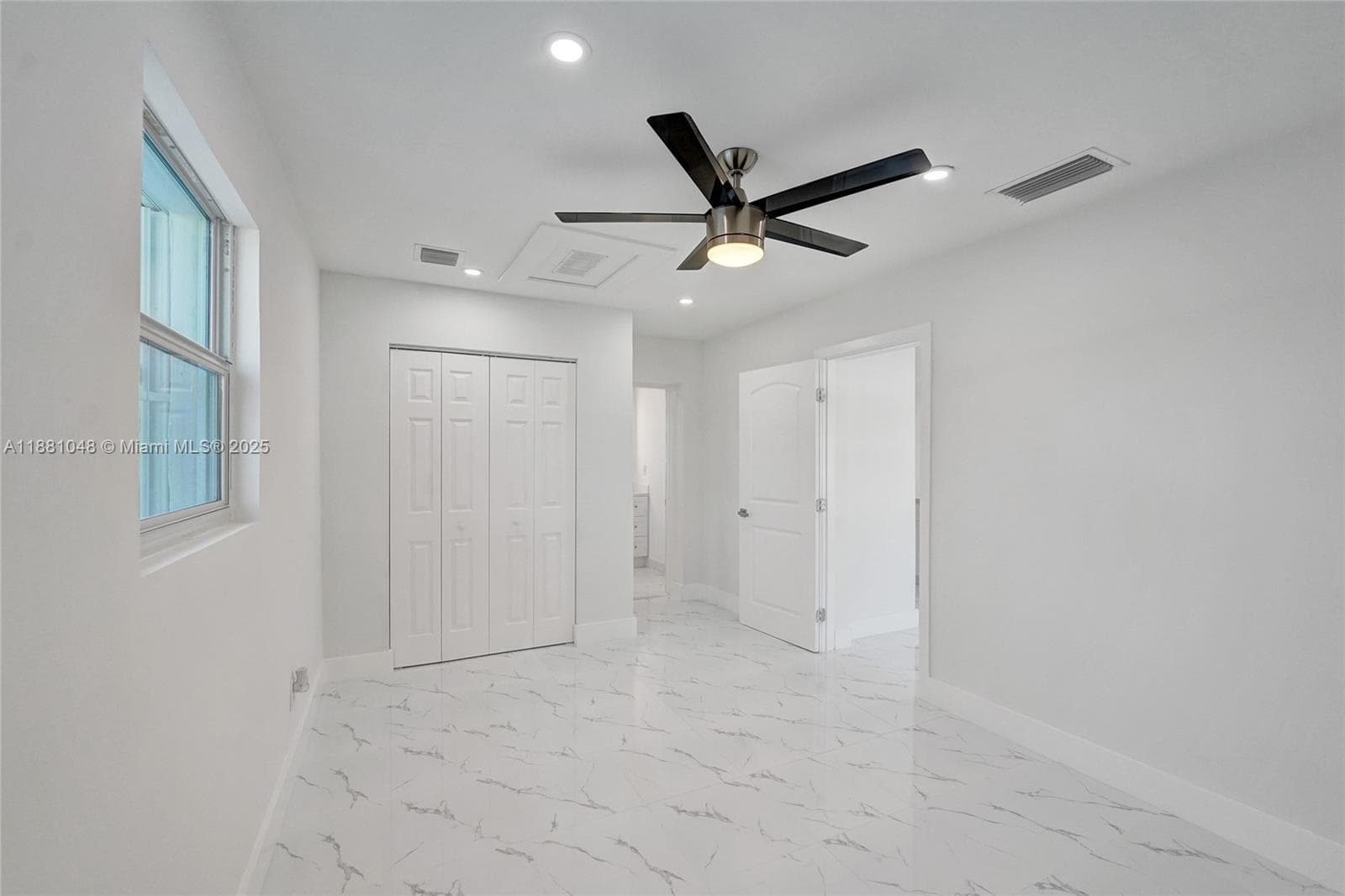 2015 N 58th Ave photo 32