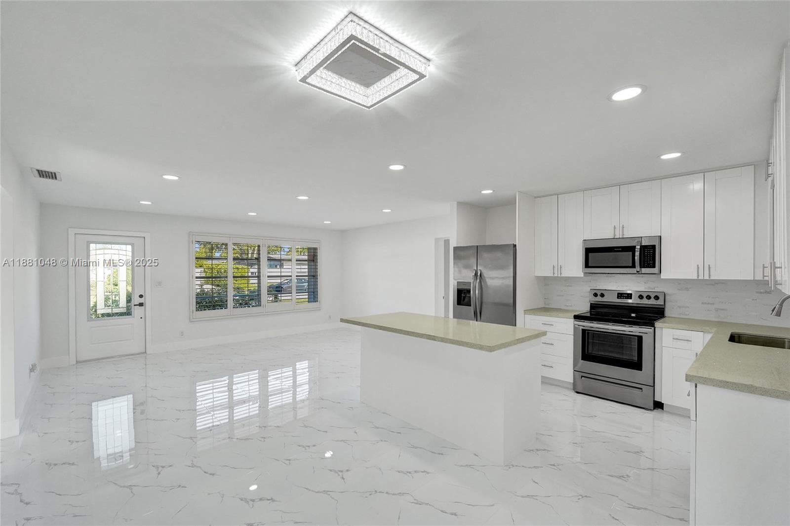 2015 N 58th Ave photo 20
