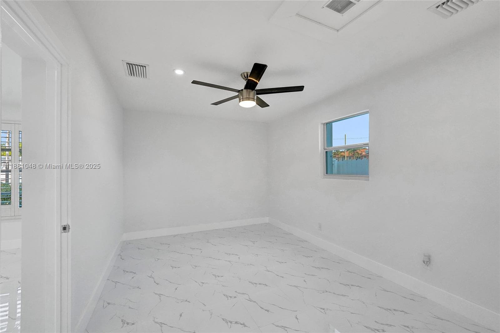 2015 N 58th Ave photo 30