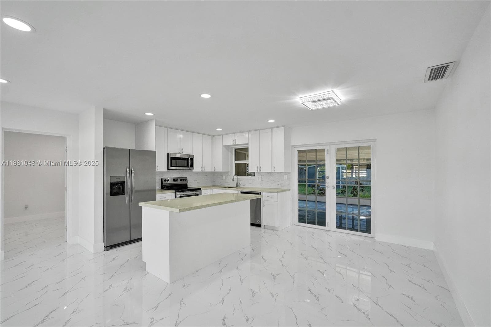 2015 N 58th Ave photo 15