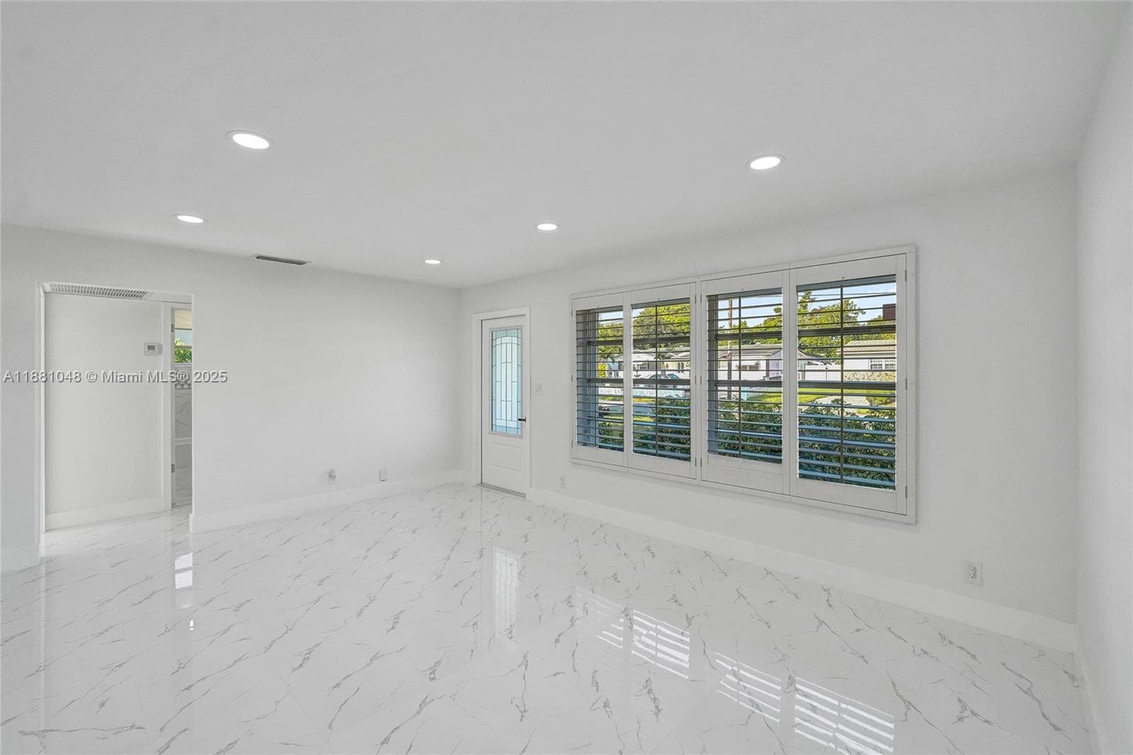 2015 N 58th Ave photo 11