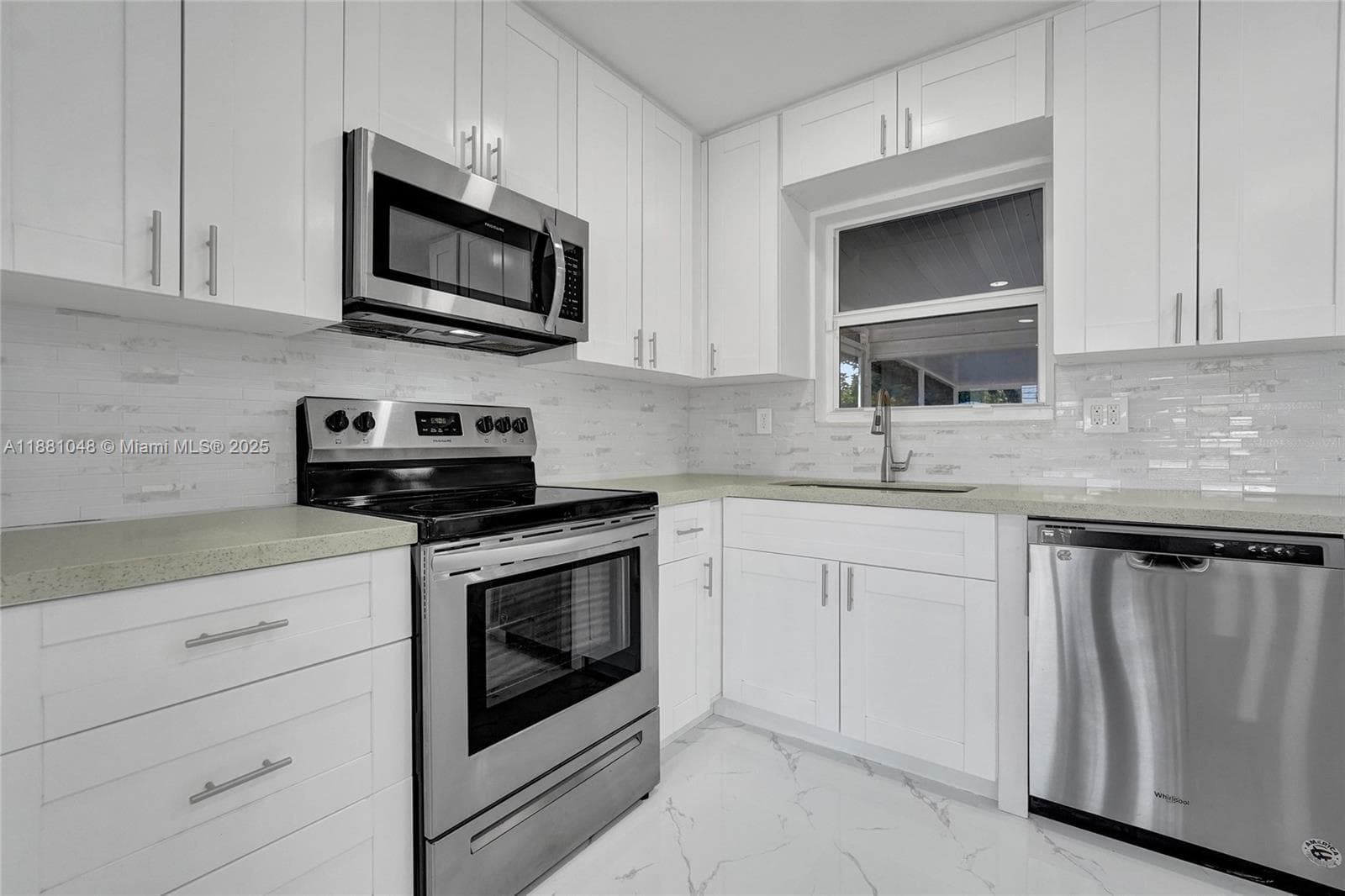 2015 N 58th Ave photo 29