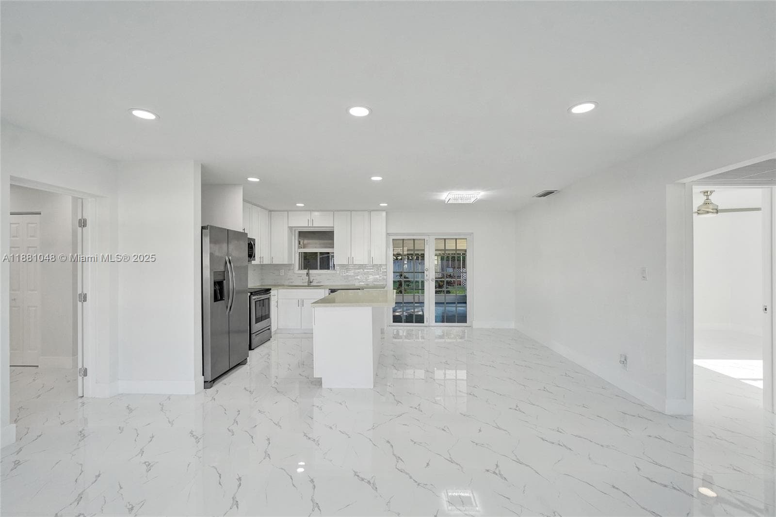 2015 N 58th Ave photo 8