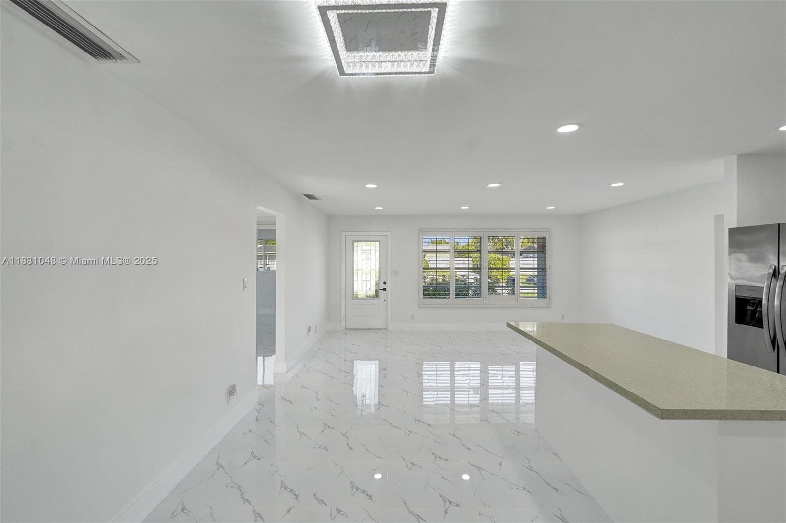 2015 N 58th Ave photo 21