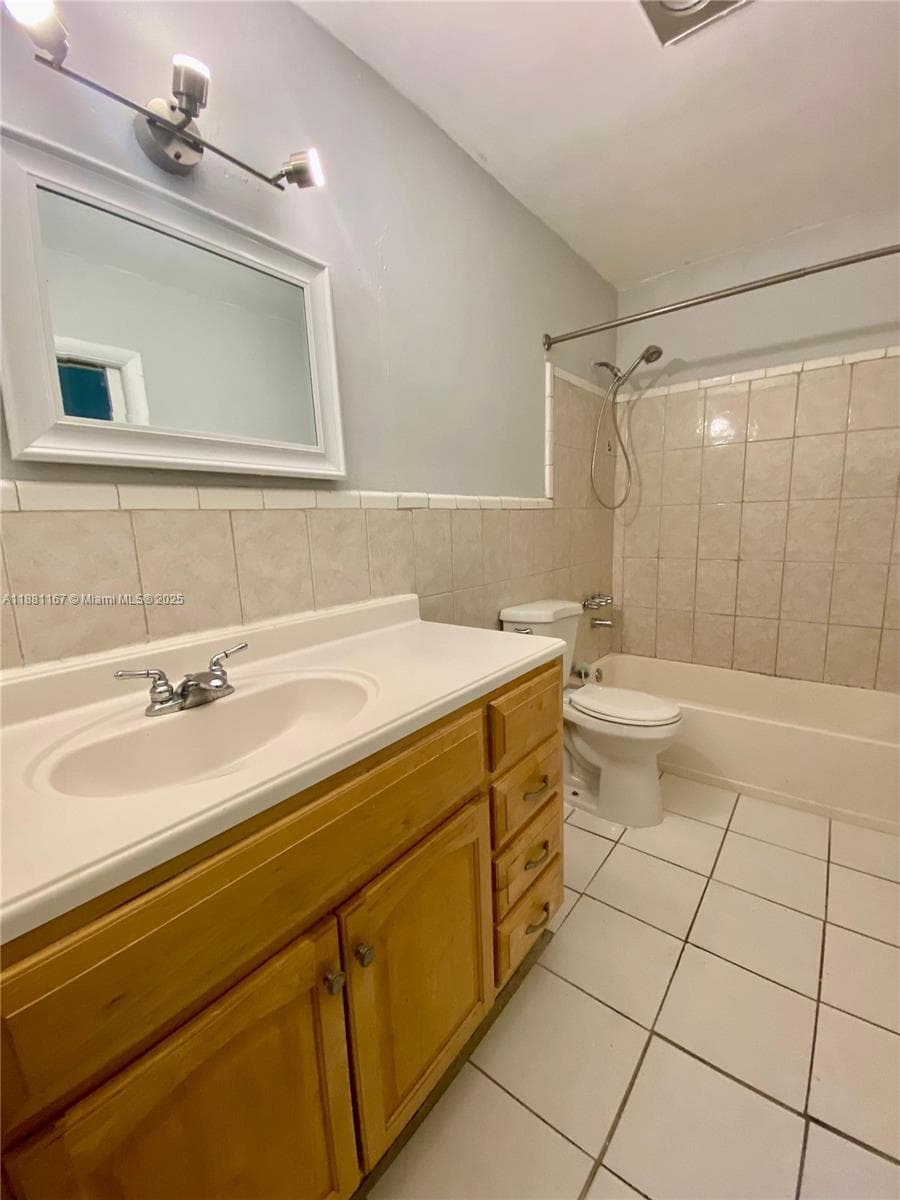 4801 Washington St photo 10