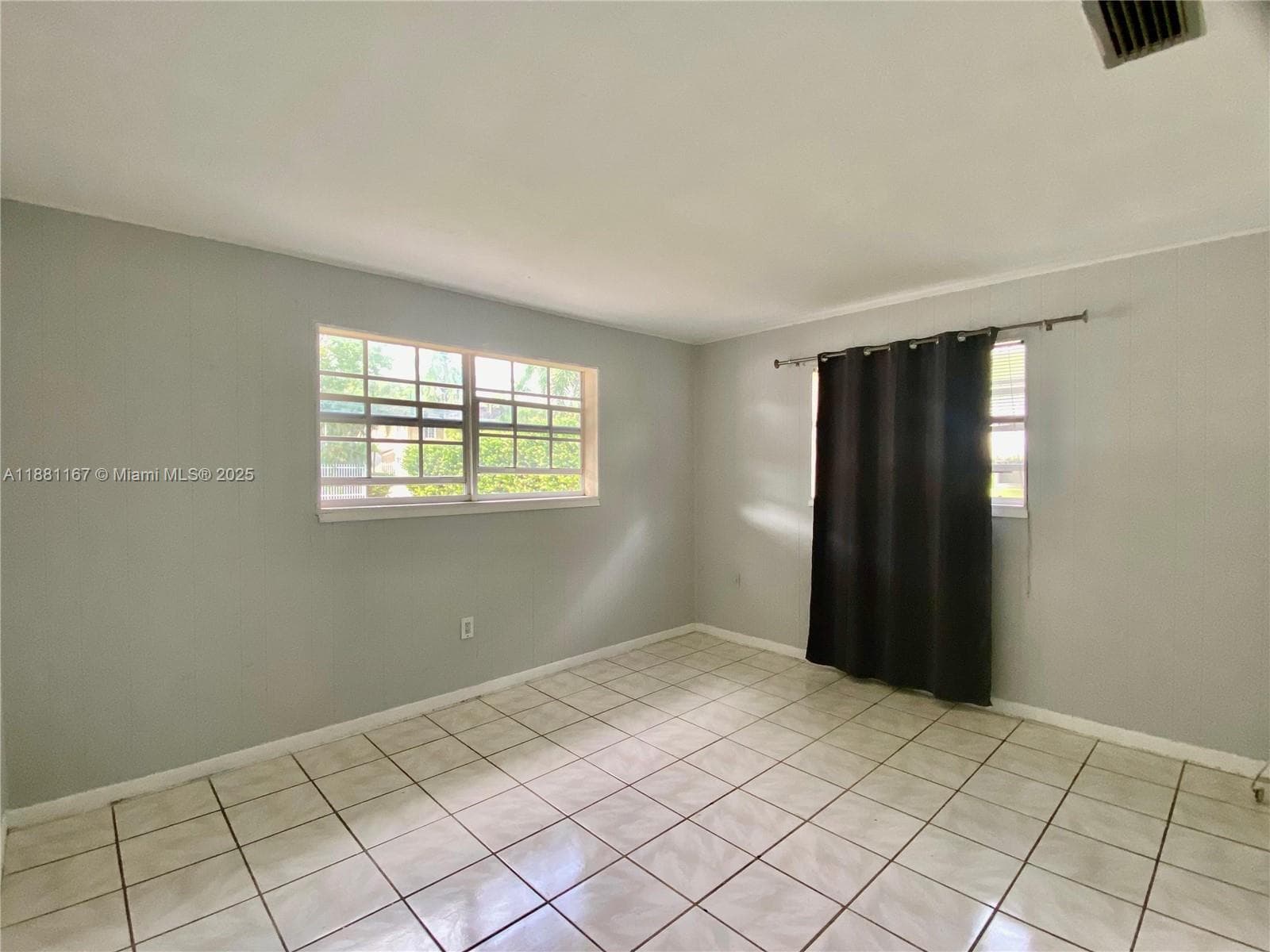 4801 Washington St photo 8