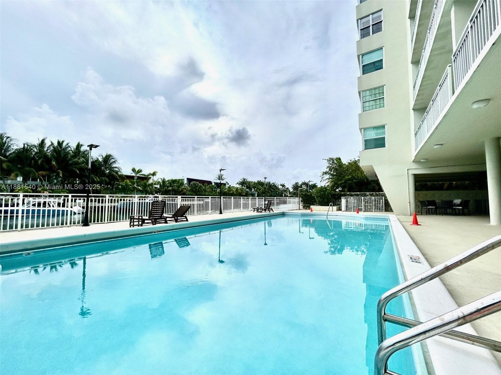 ST REGIS APTS CONDO · #2G in Bay Harbor Islands - Photo 15