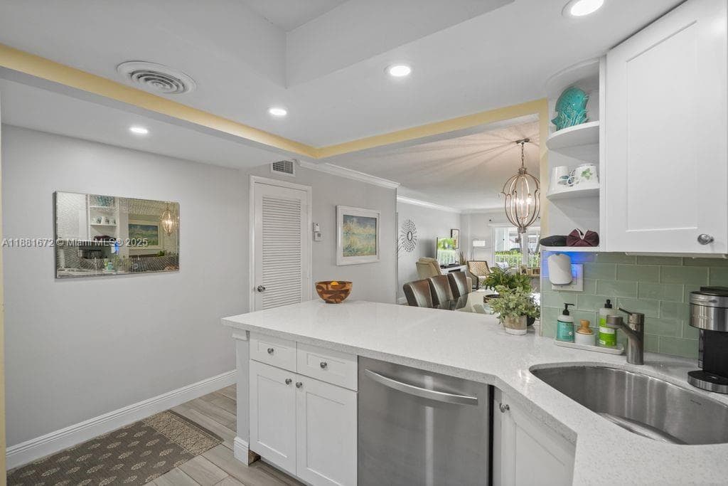 LEISURE MAR CONDO · #104 in Lauderdale By The Sea - Photo 7