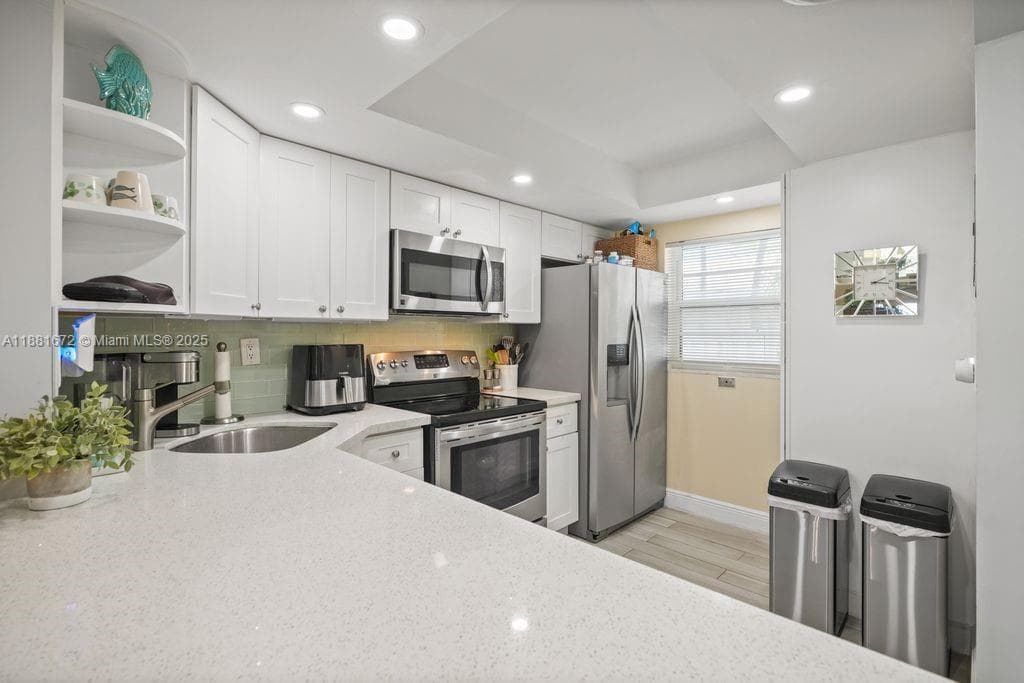 LEISURE MAR CONDO · #104 in Lauderdale By The Sea - Photo 5