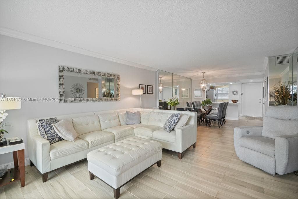 LEISURE MAR CONDO · #104 in Lauderdale By The Sea - Photo 18