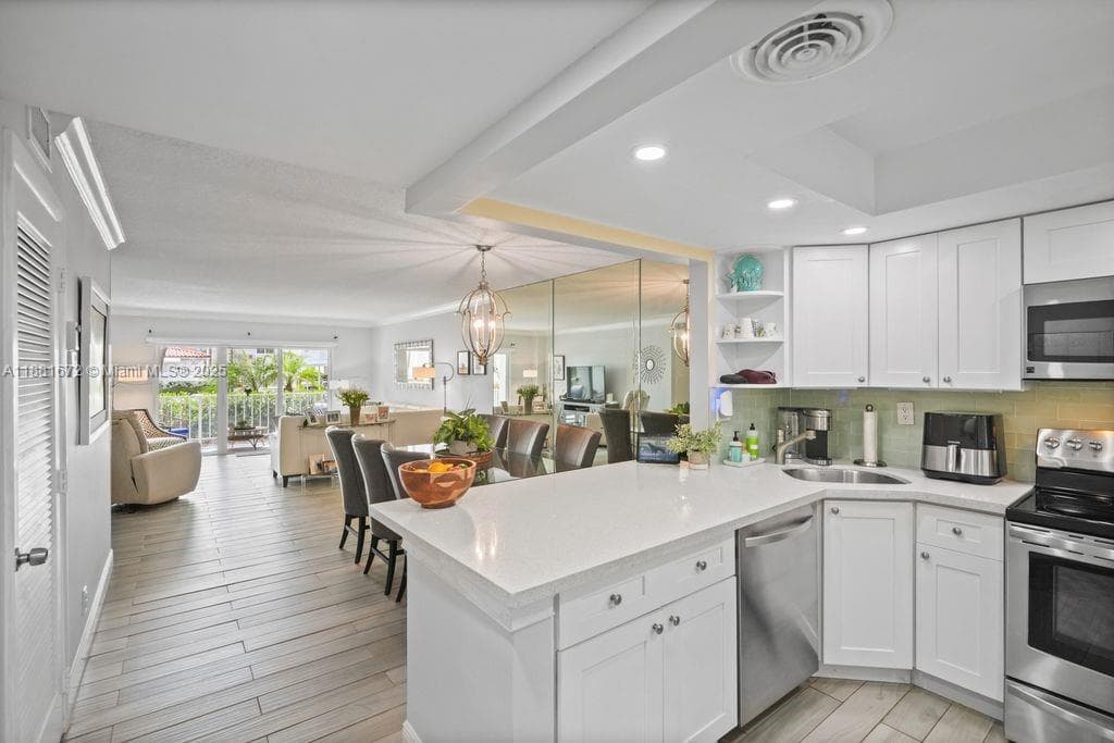 LEISURE MAR CONDO · #104 in Lauderdale By The Sea - Photo 8