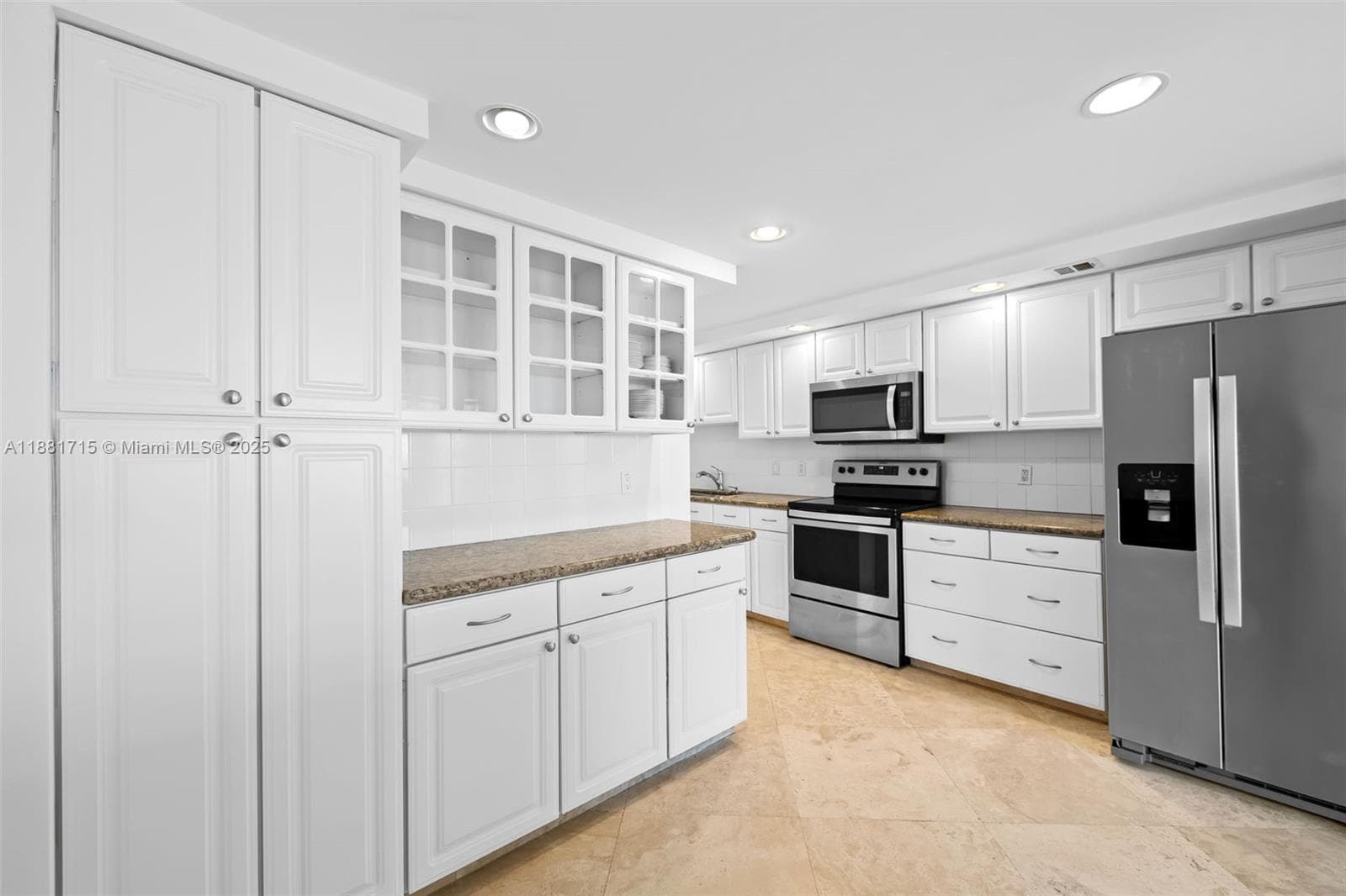 PLAYA DEL SOL CONDO · #1506 in Fort Lauderdale - Photo 12