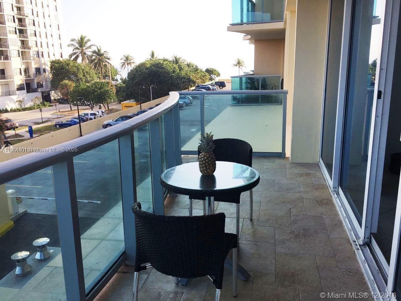 WAVE CONDO · #336 in Hollywood - Photo 19