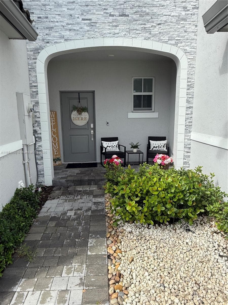 11855 NW 46th St photo 2