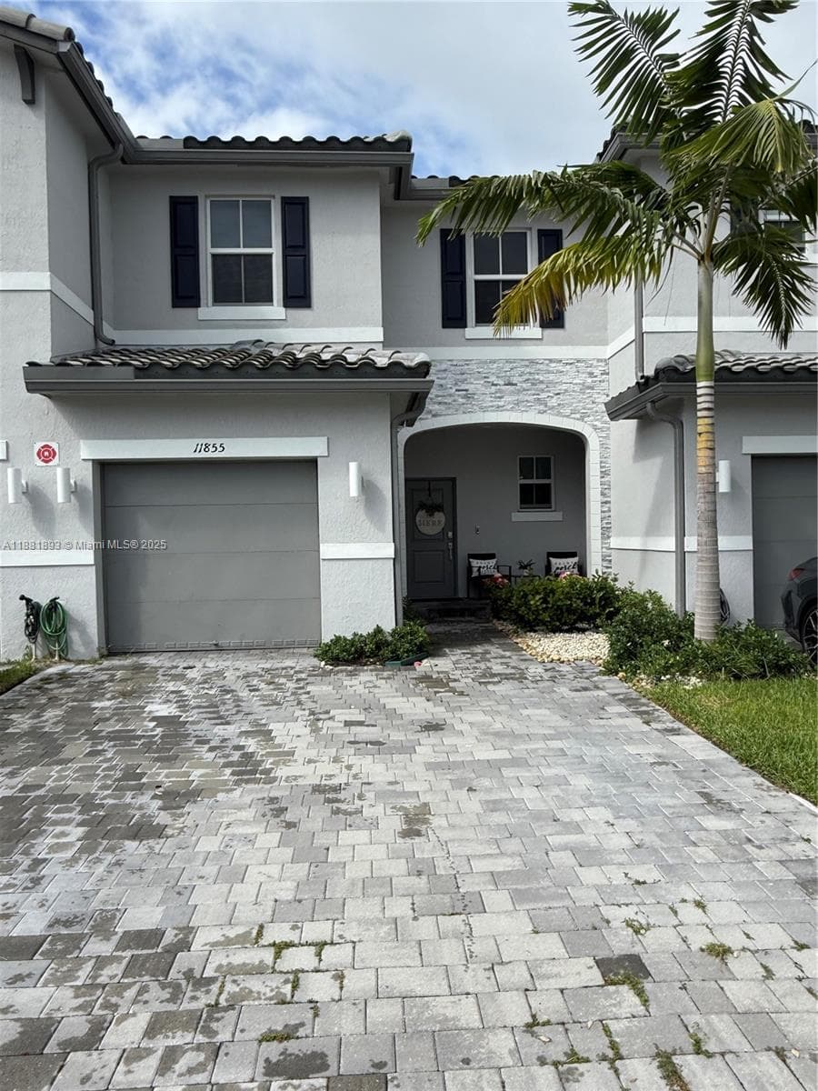 11855 NW 46th St photo 1