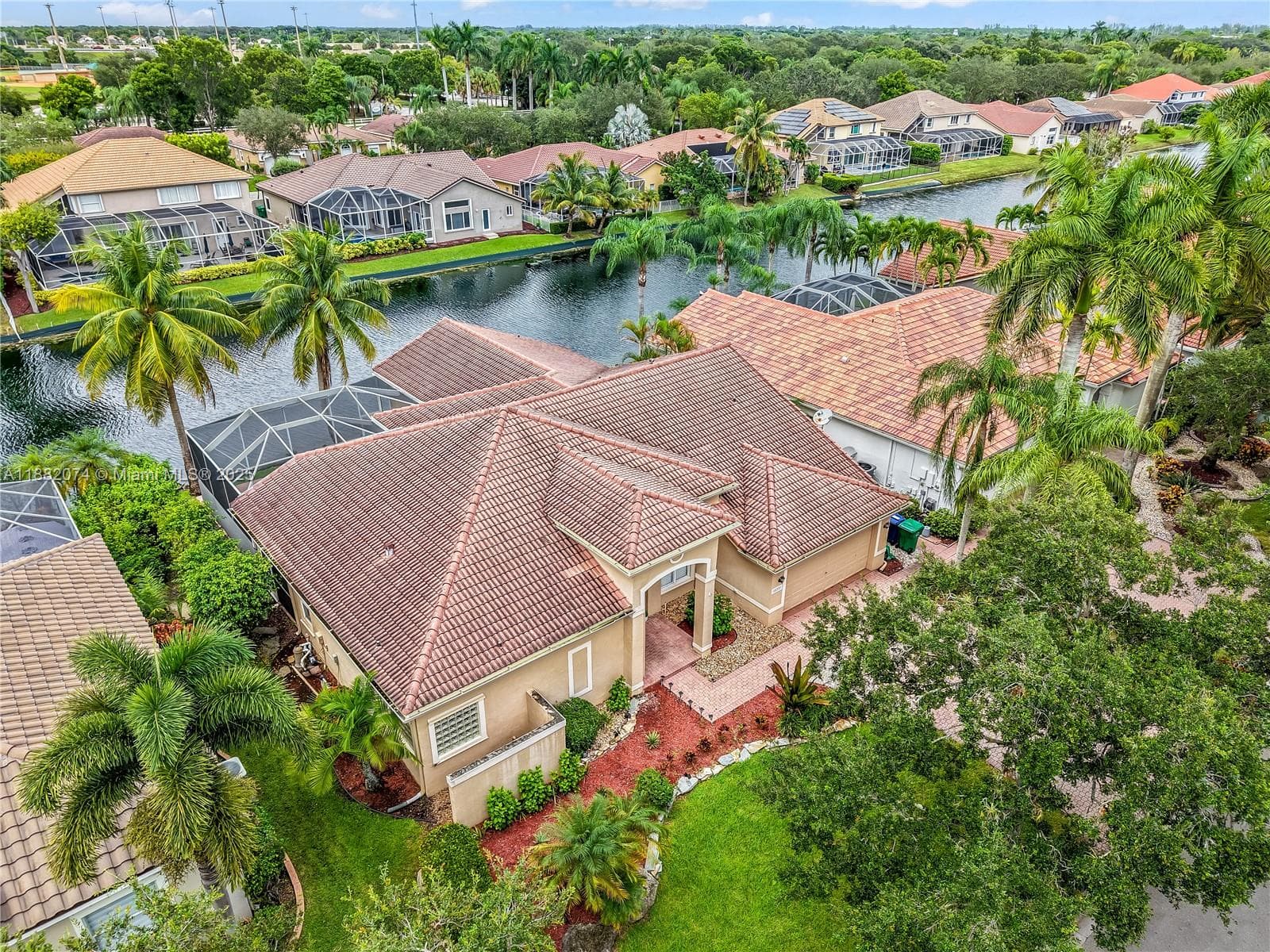10337 NW 53rd Ct photo 3