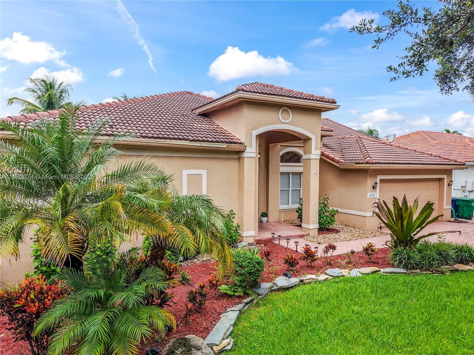 10337 NW 53rd Ct photo 1