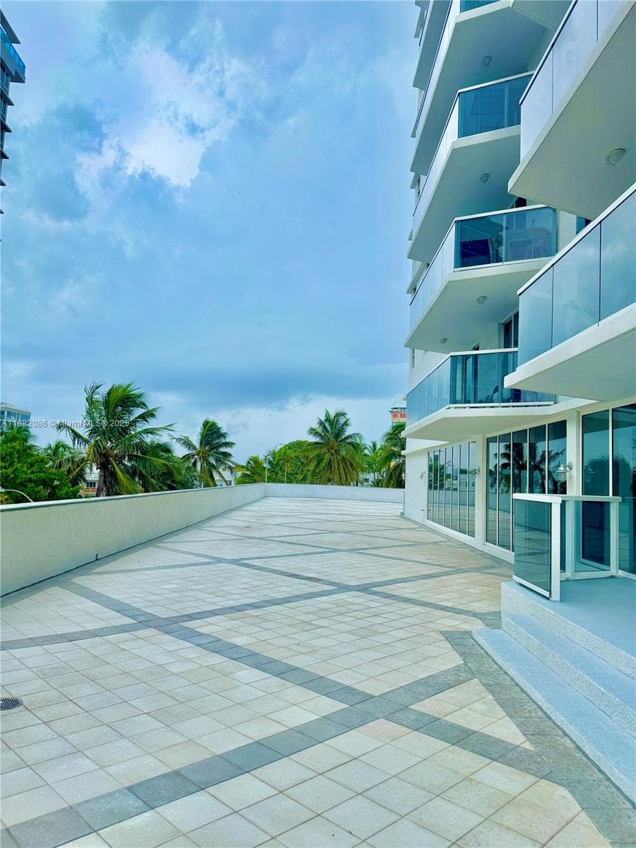 THE RIVIERA CONDO · #611 in Miami Beach - Photo 42