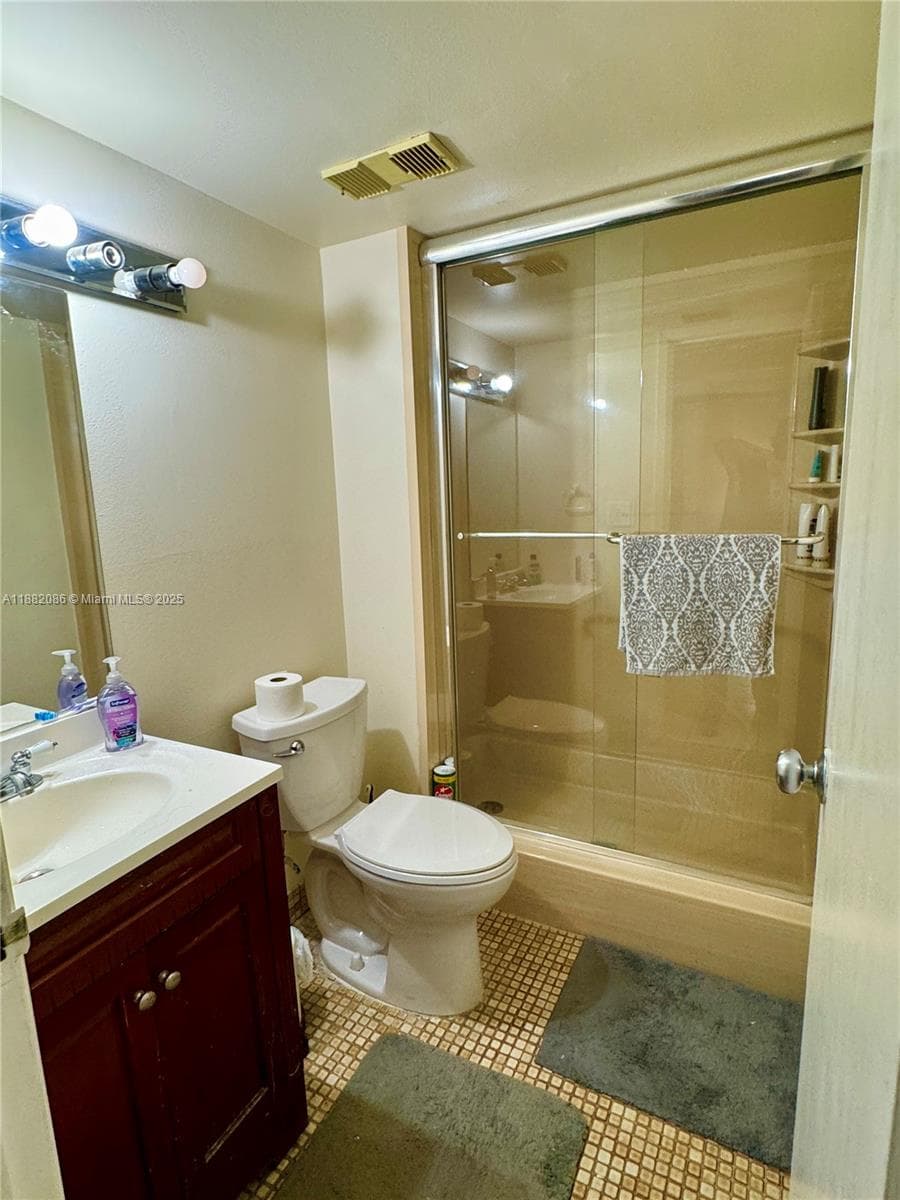 THE RIVIERA CONDO · #611 in Miami Beach - Photo 11