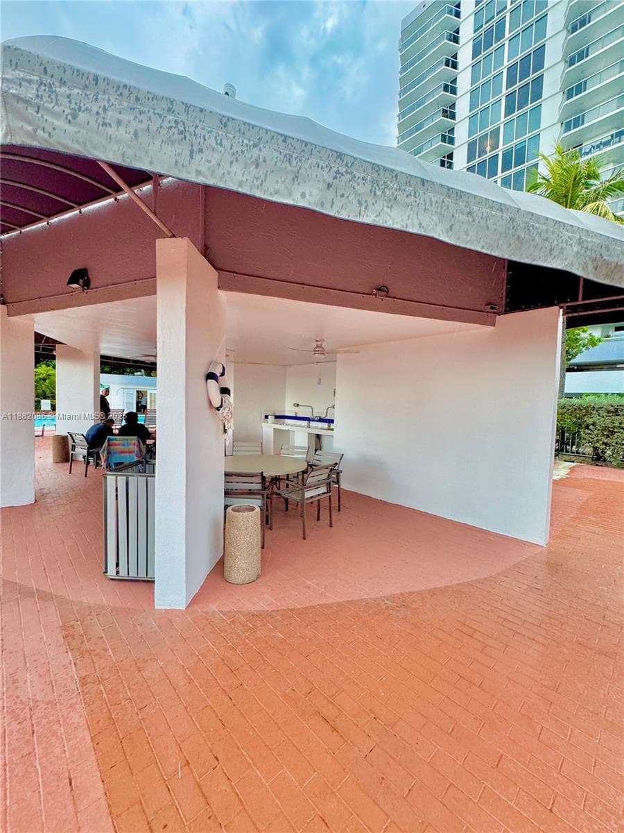 THE RIVIERA CONDO · #611 in Miami Beach - Photo 70