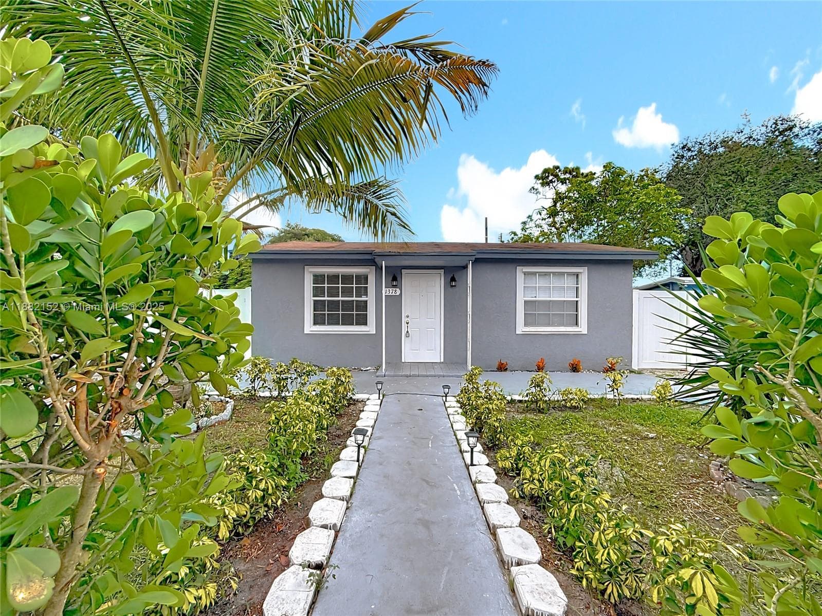 1378 SW 26th Ave photo 16