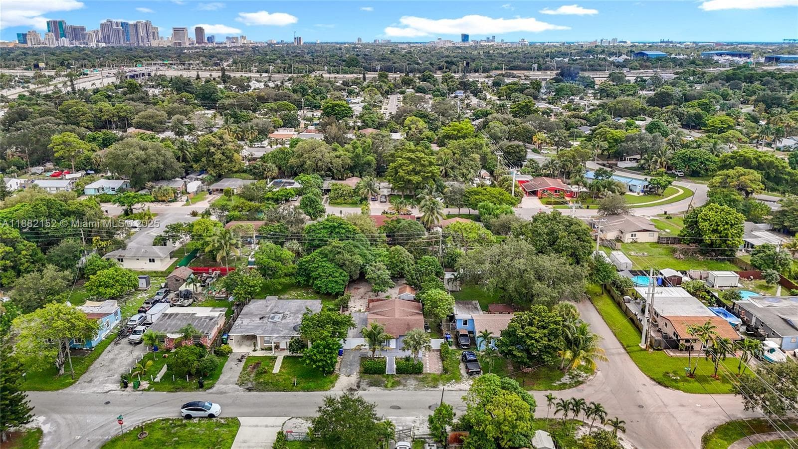 1378 SW 26th Ave photo 3