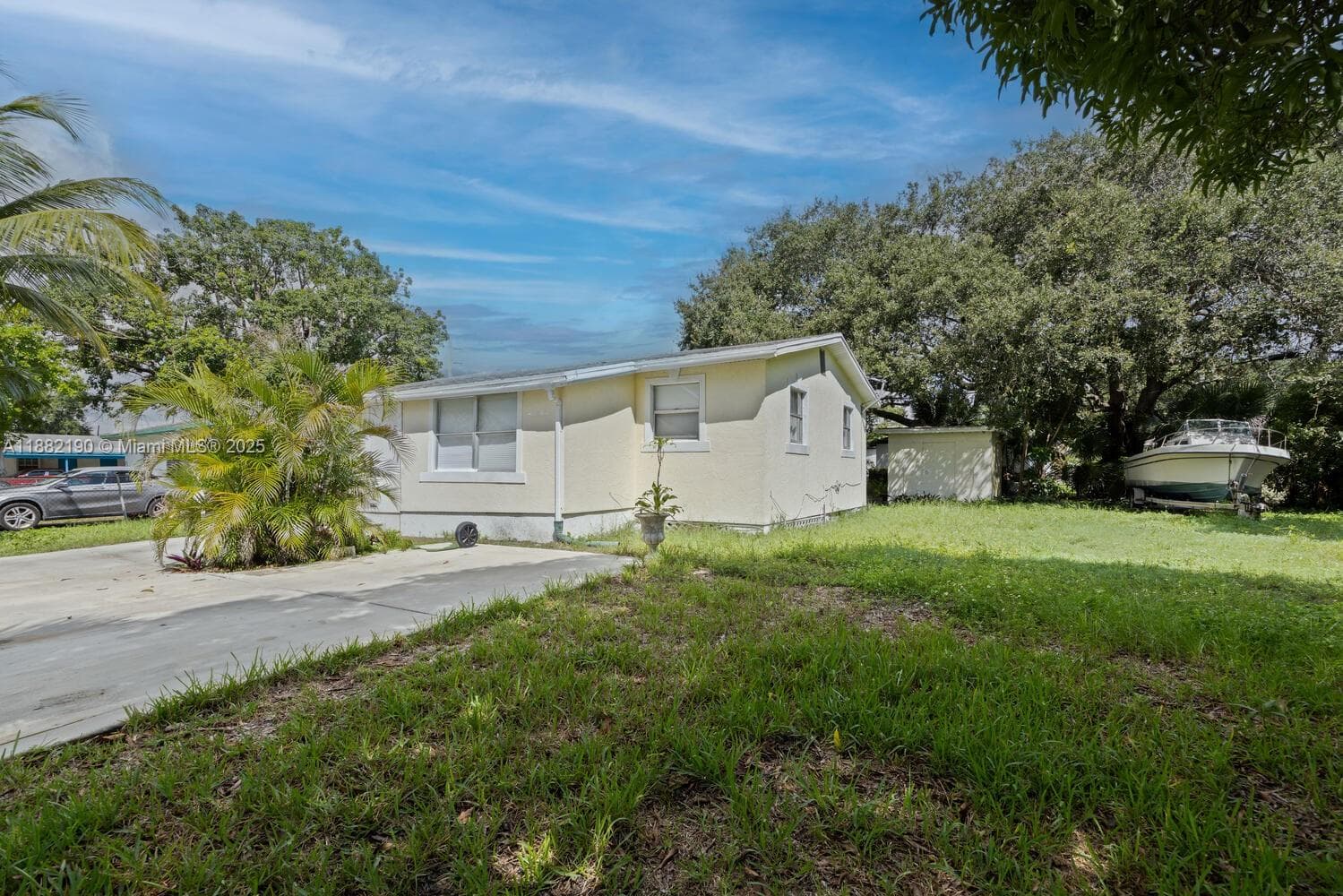 1711 NW 7th Pl photo 2