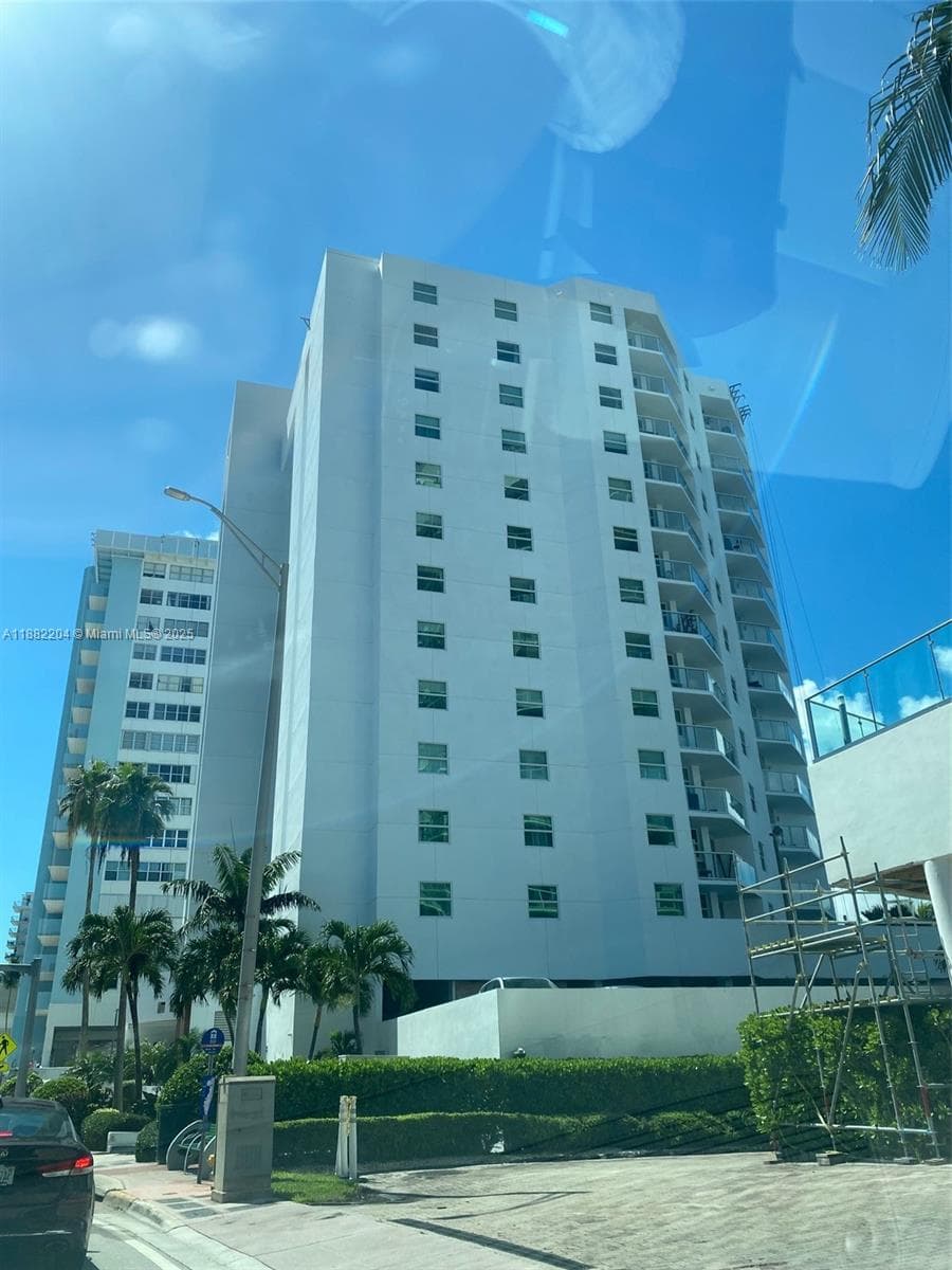 LA RIVE GAUCHE CONDO · #902 in Miami Beach - Photo 17