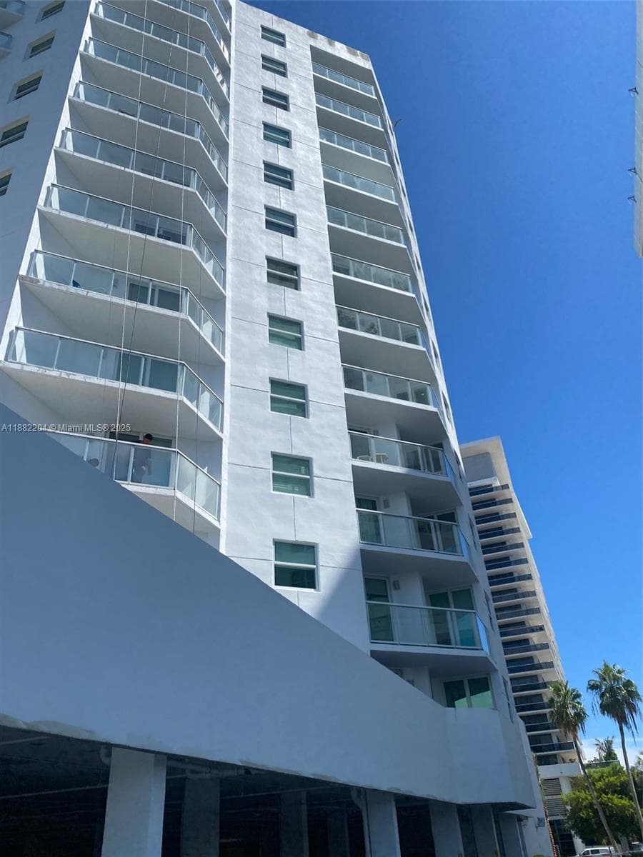 LA RIVE GAUCHE CONDO · #902 in Miami Beach - Photo 1