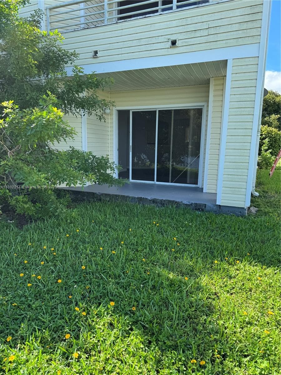SUMMER LAKE CONDO · #101 in Oakland Park - Photo 23