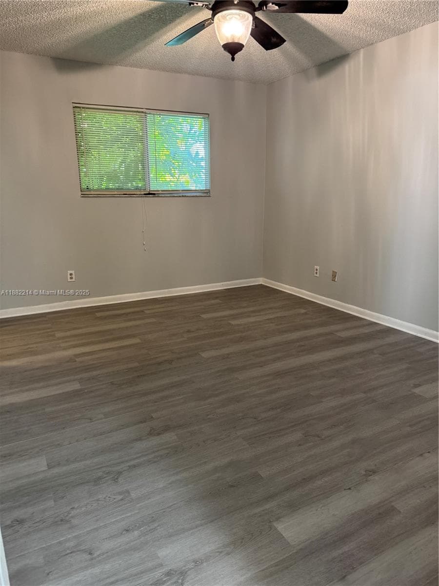 SUMMER LAKE CONDO · #101 in Oakland Park - Photo 13