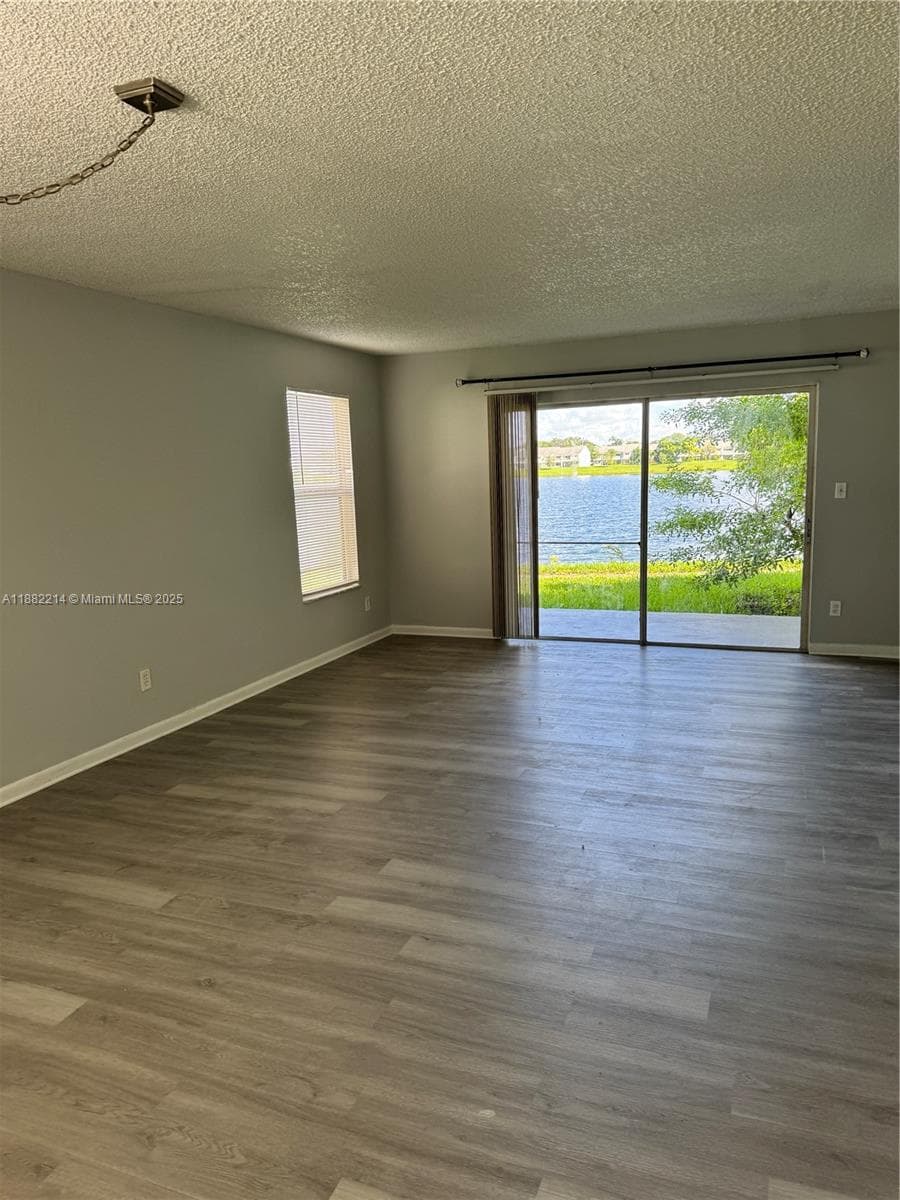 SUMMER LAKE CONDO · #101 in Oakland Park - Photo 17