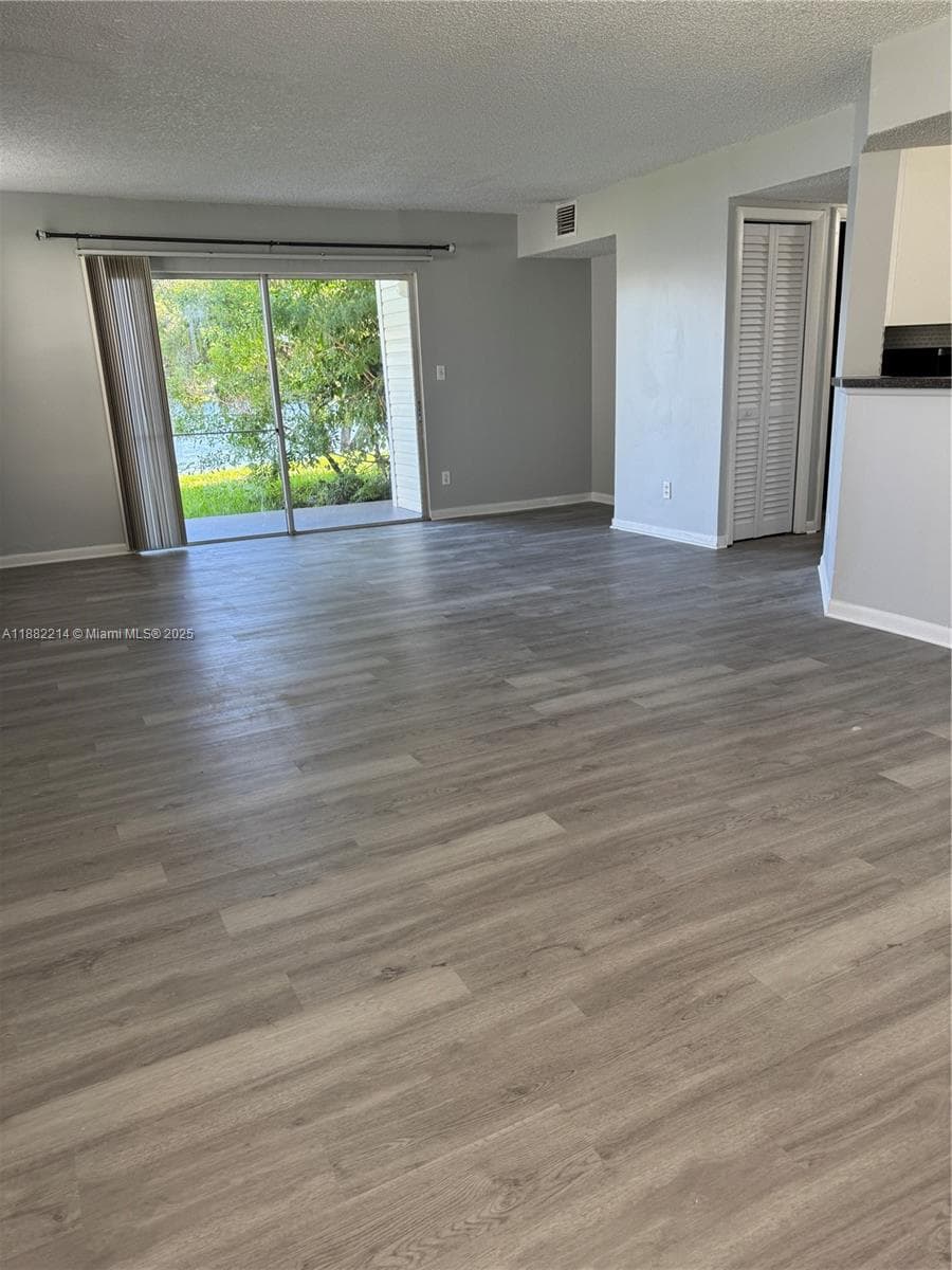 SUMMER LAKE CONDO · #101 in Oakland Park - Photo 16