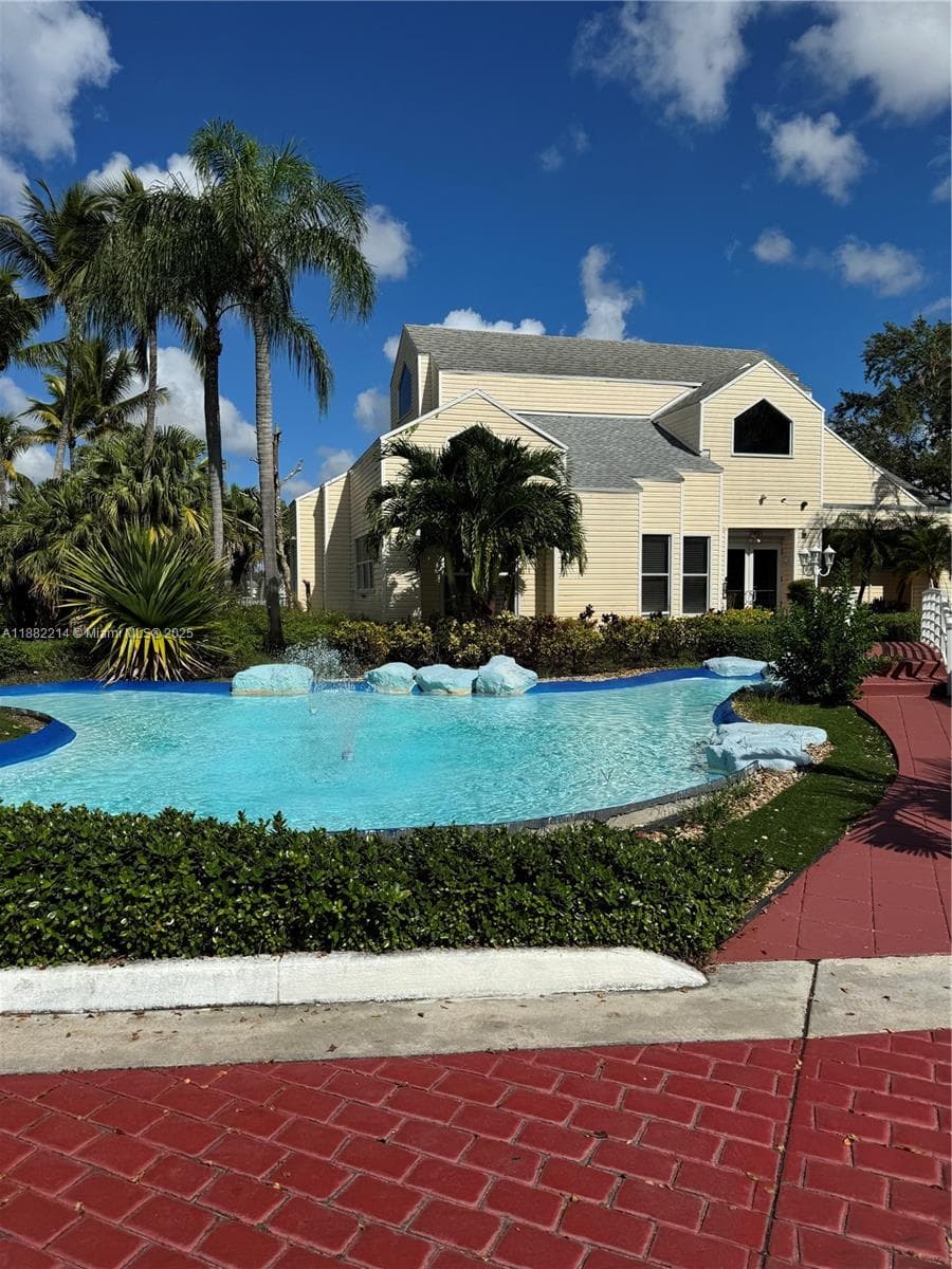 SUMMER LAKE CONDO · #101 in Oakland Park - Photo 26