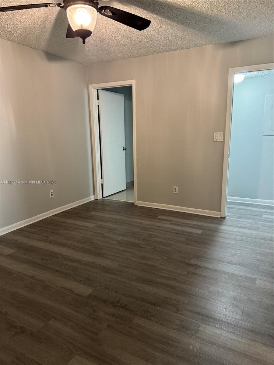 SUMMER LAKE CONDO · #101 in Oakland Park - Photo 10