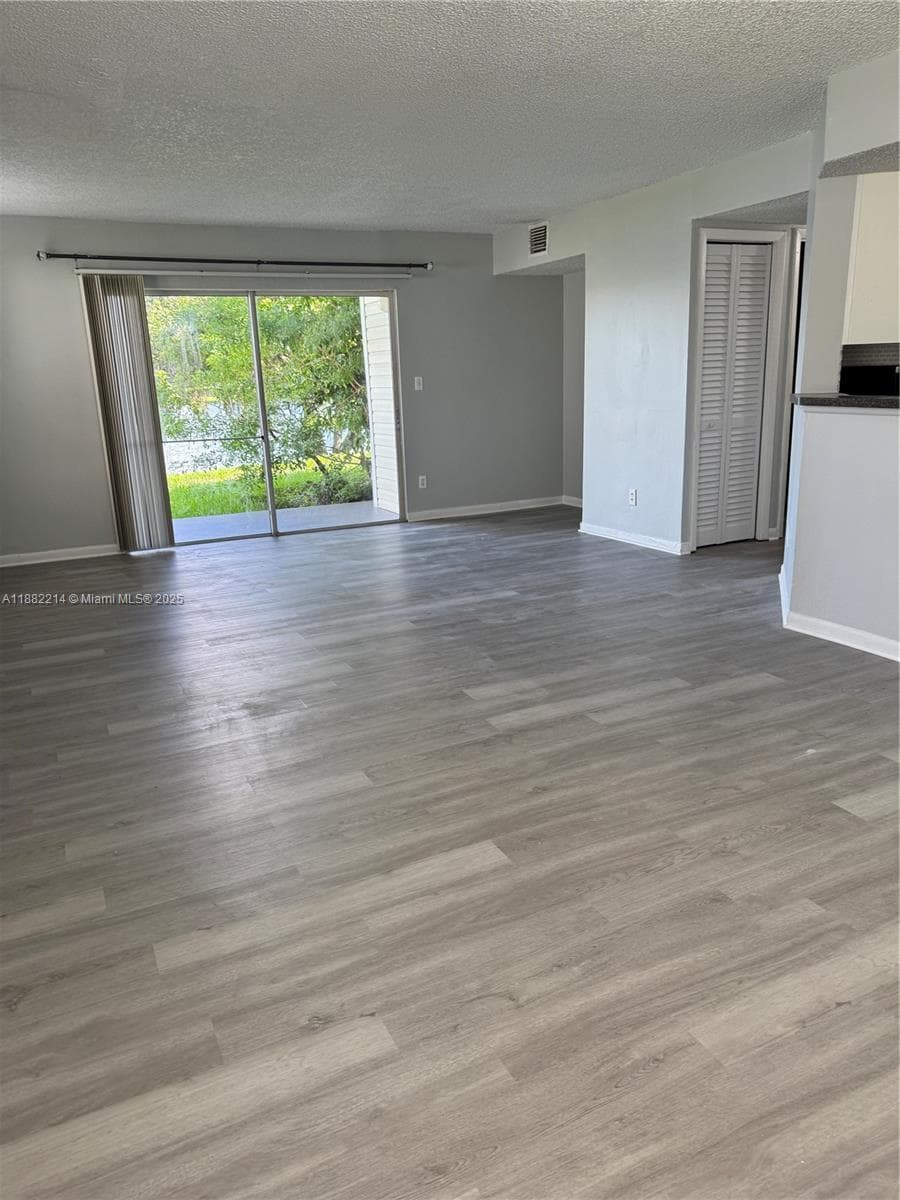 SUMMER LAKE CONDO · #101 in Oakland Park - Photo 14