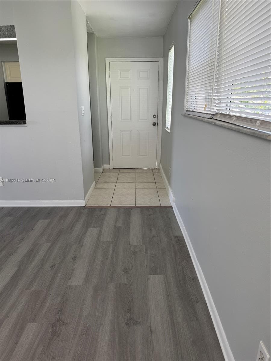 SUMMER LAKE CONDO · #101 in Oakland Park - Photo 18