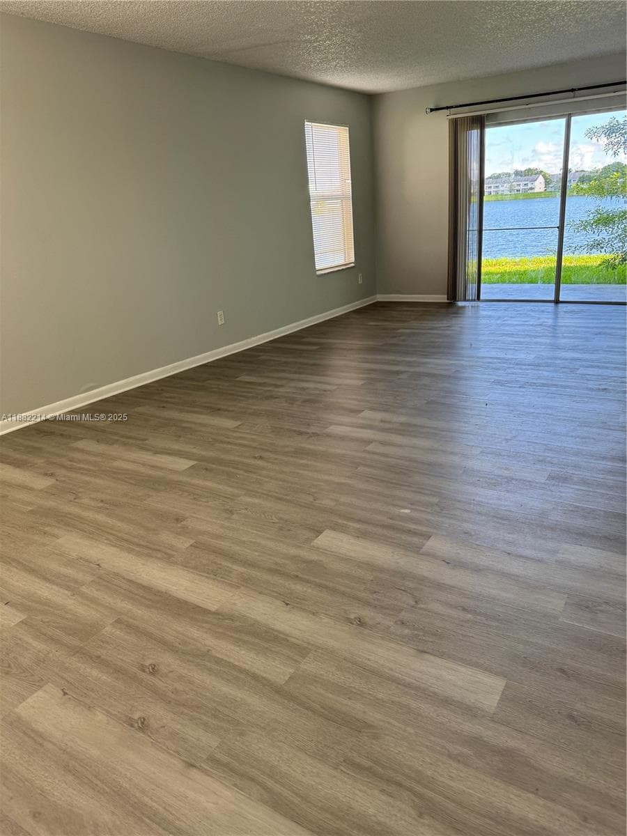 SUMMER LAKE CONDO · #101 in Oakland Park - Photo 15
