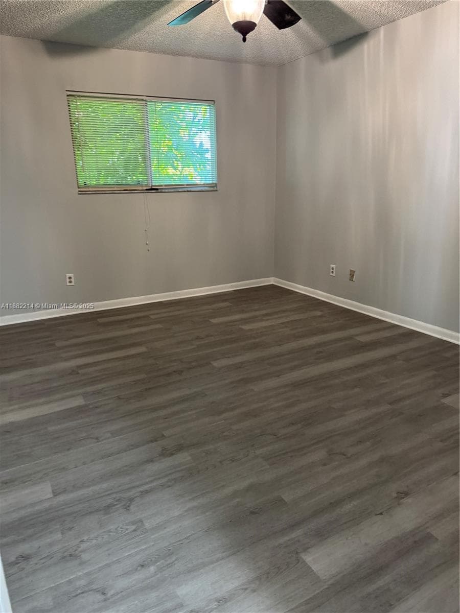 SUMMER LAKE CONDO · #101 in Oakland Park - Photo 11